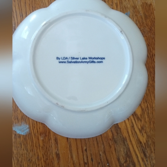 Blue and White Floral Decorative 6 Inch Trinket Dish - Picture 3 of 3